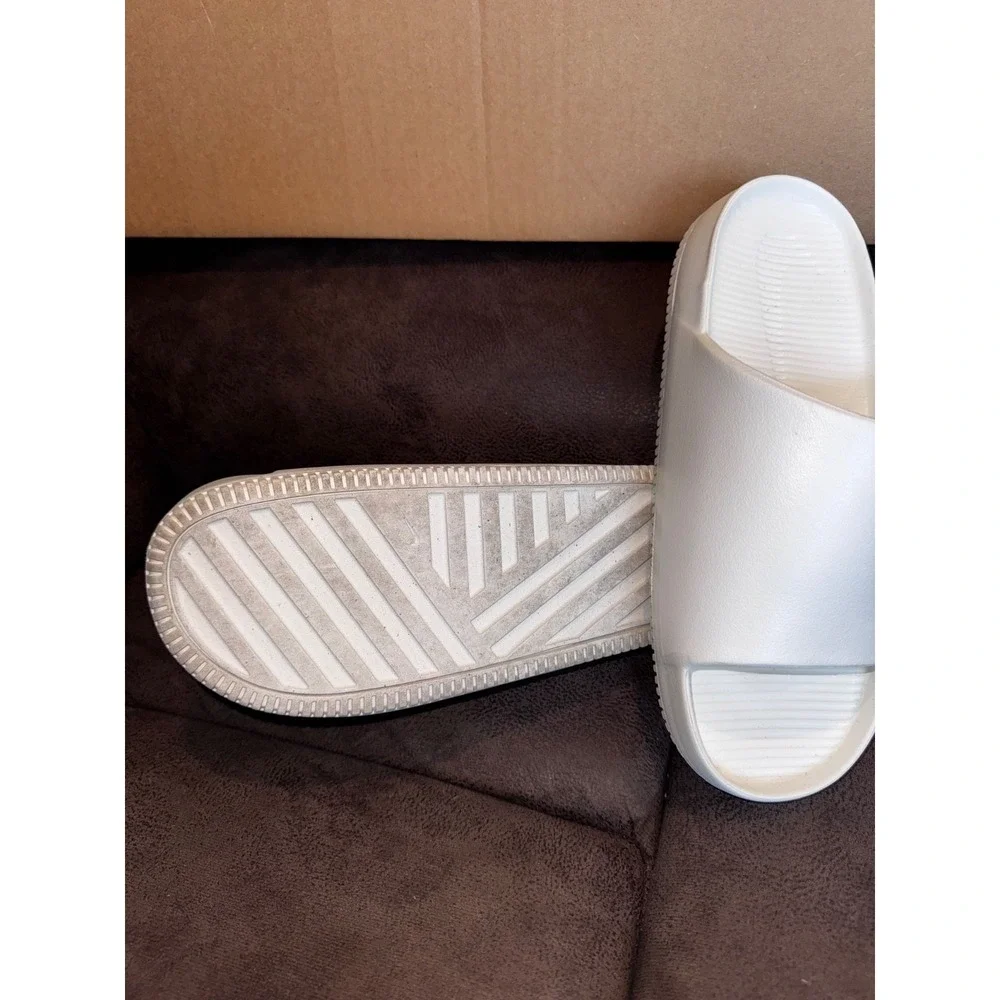 Nike calm slide